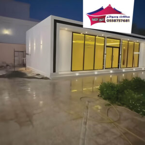 مجلس-خارجي-من-الساندوتش-بانل-300x300 مجالس ساندوتش بانل : تصميم عصري وعزل حراري متكامل لمجالسك