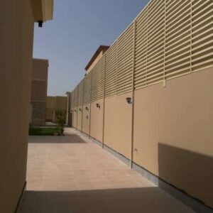صورة-واتساب-بتاريخ-1446-12-27-في-22.31.51_aea80b16-300x300 أنواع السواتر وطرق تركيبها للمنازل والمدارس والفلل