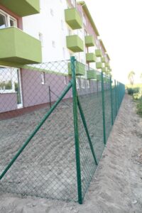 IMG-20250623-WA0400-200x300 "أنواع الشبوك المتوفرة في السعودية واستخداماتها – دليل شامل من كنوز الثقة"